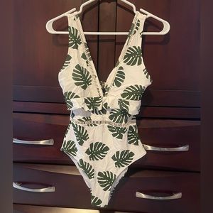 Cupshe S Tropical Leaf One Piece Bathing Suit